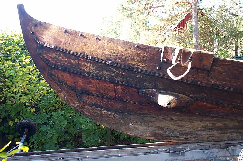 akterstäv01.jpg - Stern with parts supporting the steering oar.